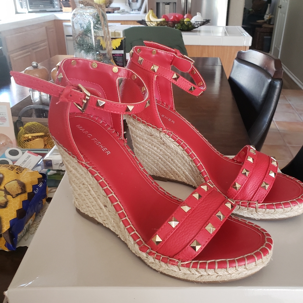 Red wedges